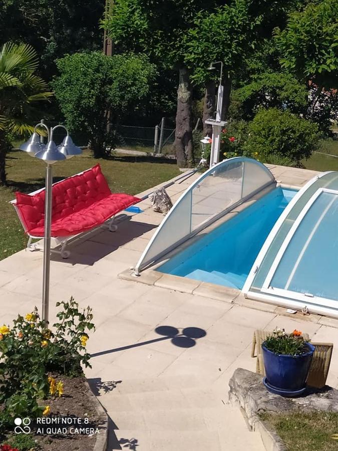 Отель A Tous Vents La Roche-Chalais Экстерьер фото